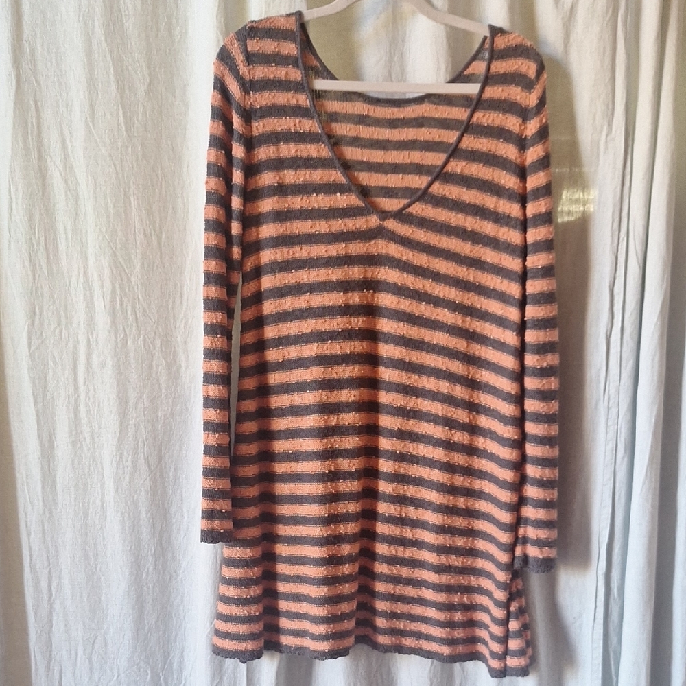 Striped V-Neck Long Sleeve Top